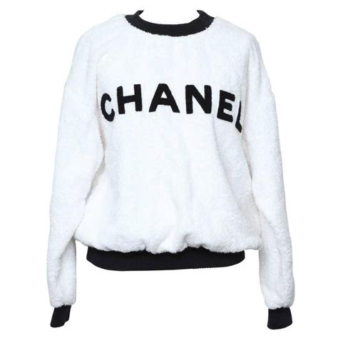 chanel sweater black and white